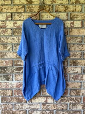 Cheyenne Top Women’s Size Small - Medium 100% Linen Blue Beautiful Condition!